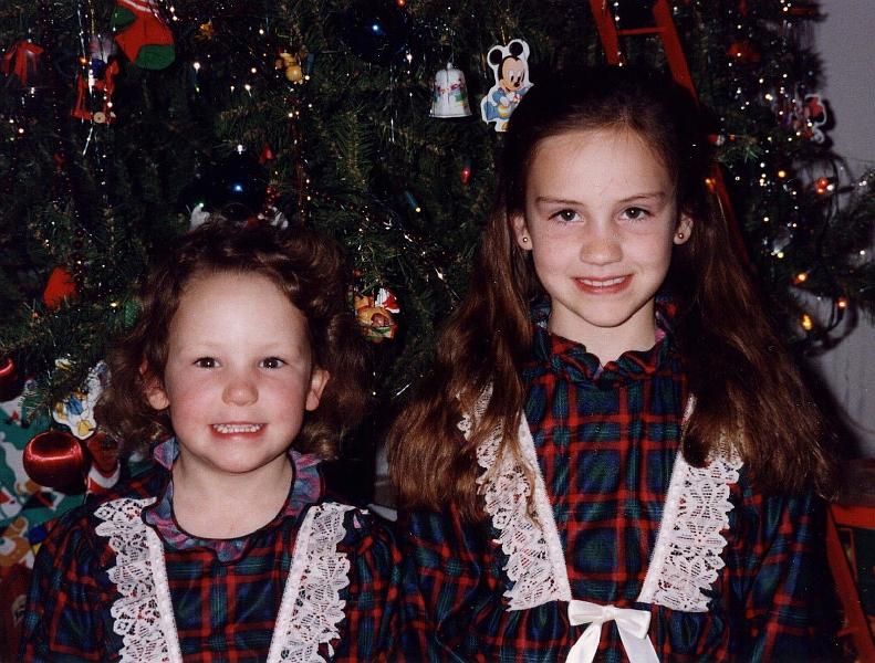 1994 Williams Family Grapevine, TX, Stephanie and Gretchen.jpg - 1994 - Williams Family Christmas card picture - Grapevine, TX